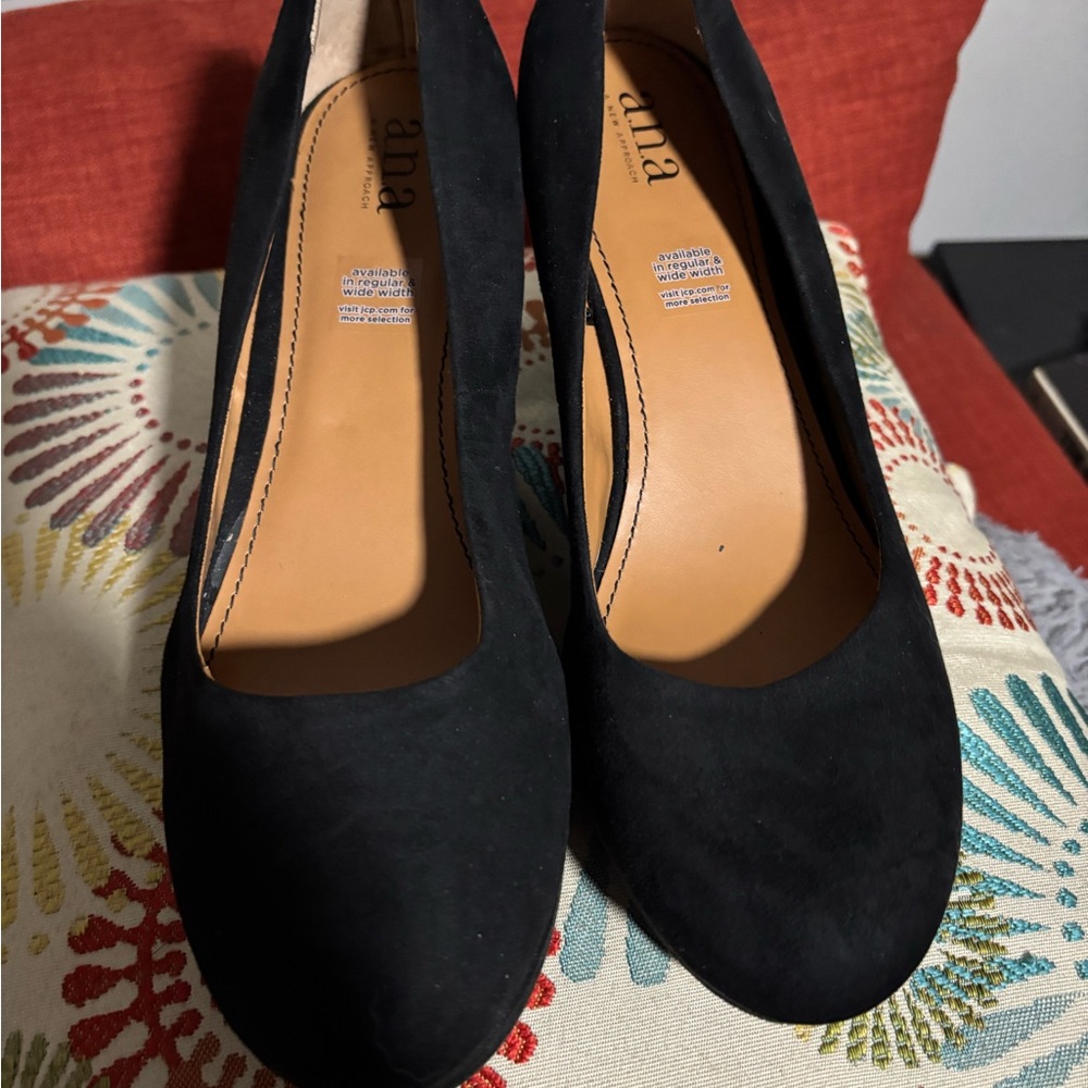 Black Women's Pumps